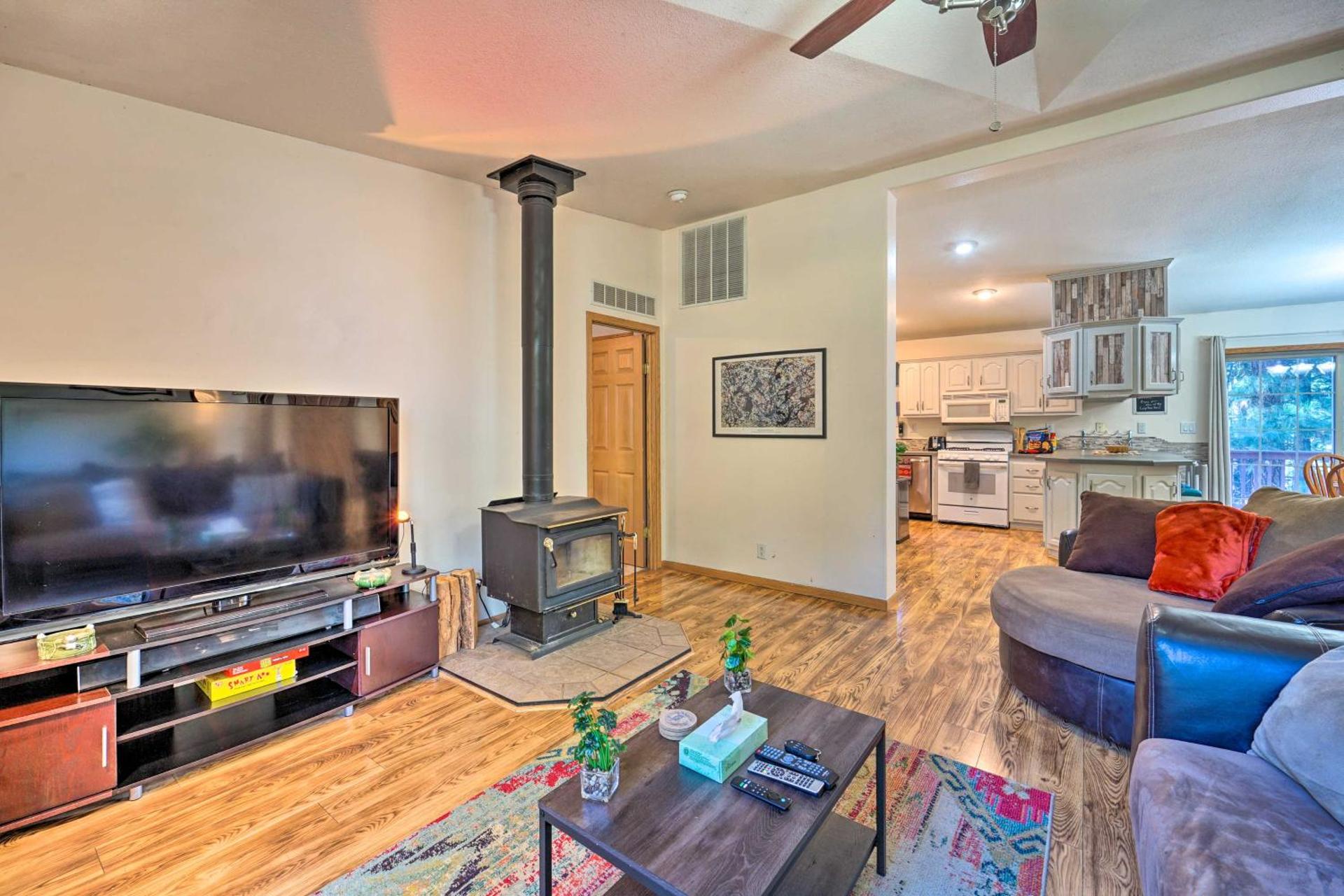 Lazy Bear Den about 9 Mi to Vallecito Reservoir