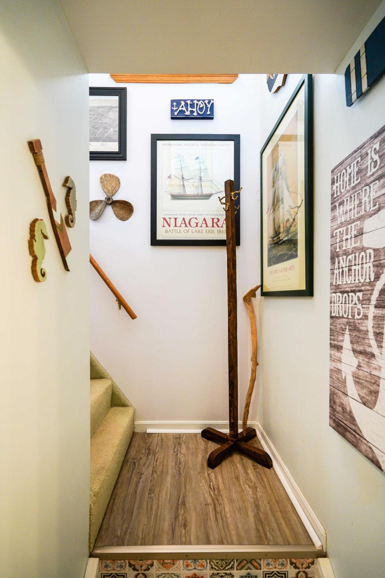 Darling Cottage about 1 Mi to Lake Erie Beach!