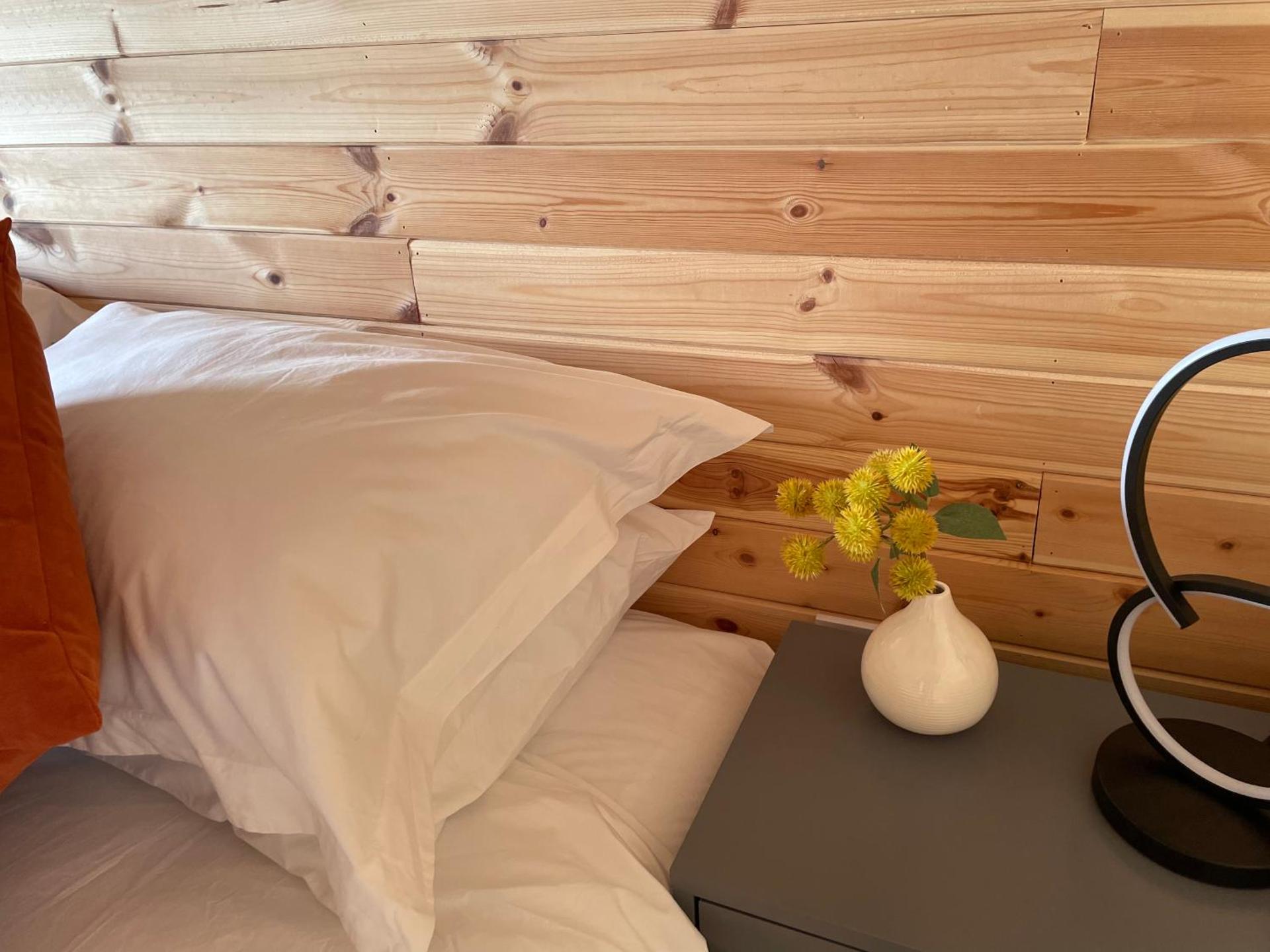 Little Meadow Pods with Hot Tub