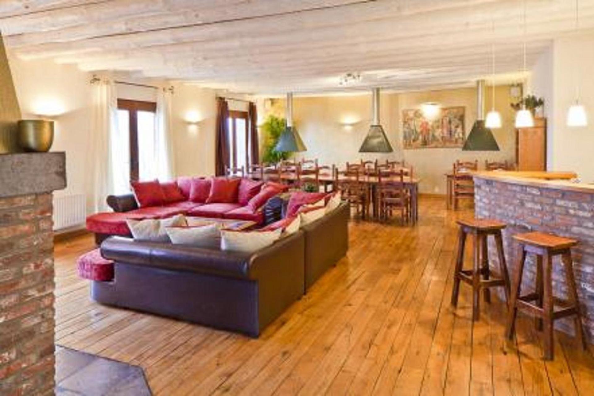 Communal lounge/ TV room