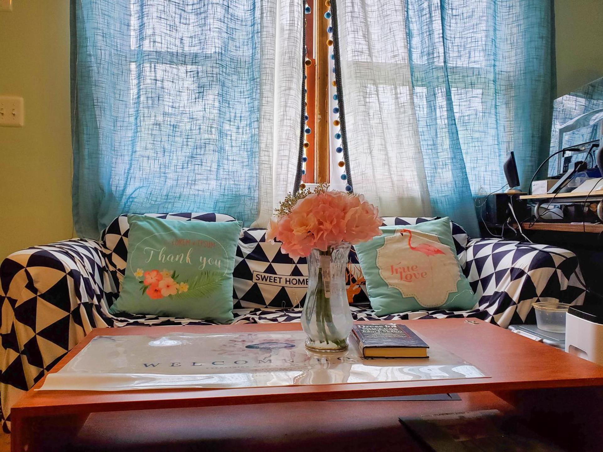 5 star Room2/Close to everything/5 min walk metro/Rockville Town Center