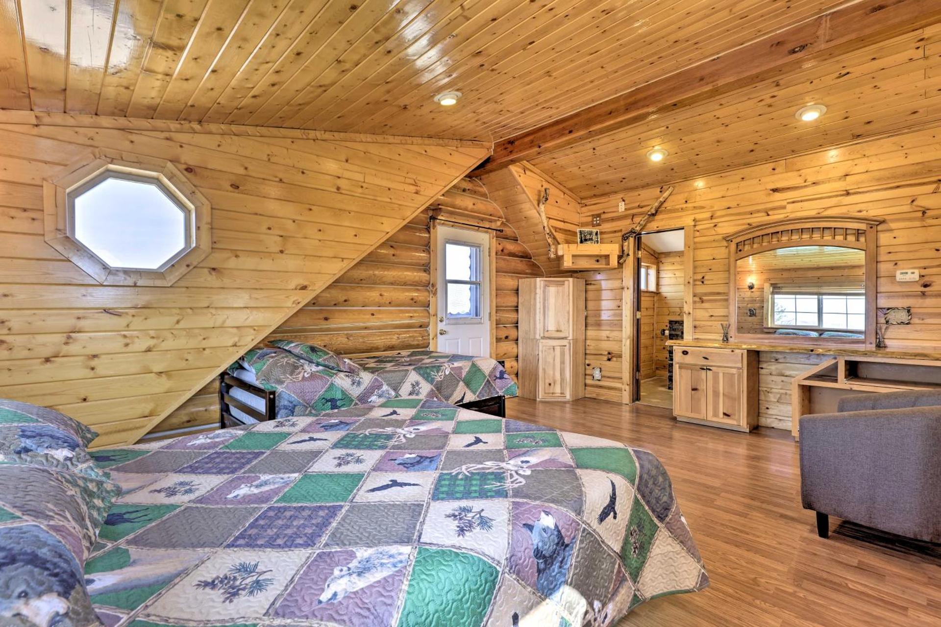 22STR-00360 Fairplay Cabin with Fire Pit, Mtn Views!