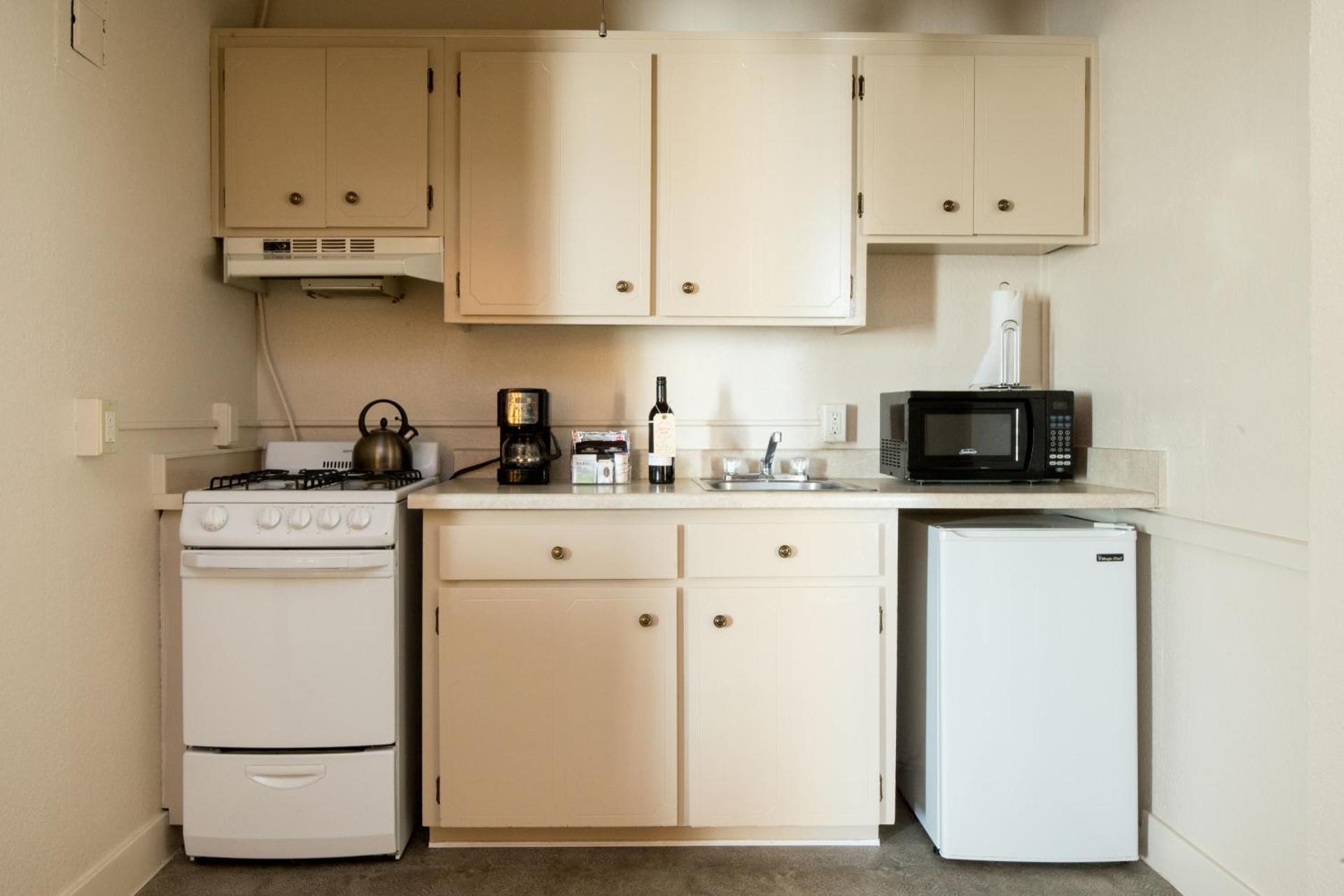 King Suite (Pet Friendly)