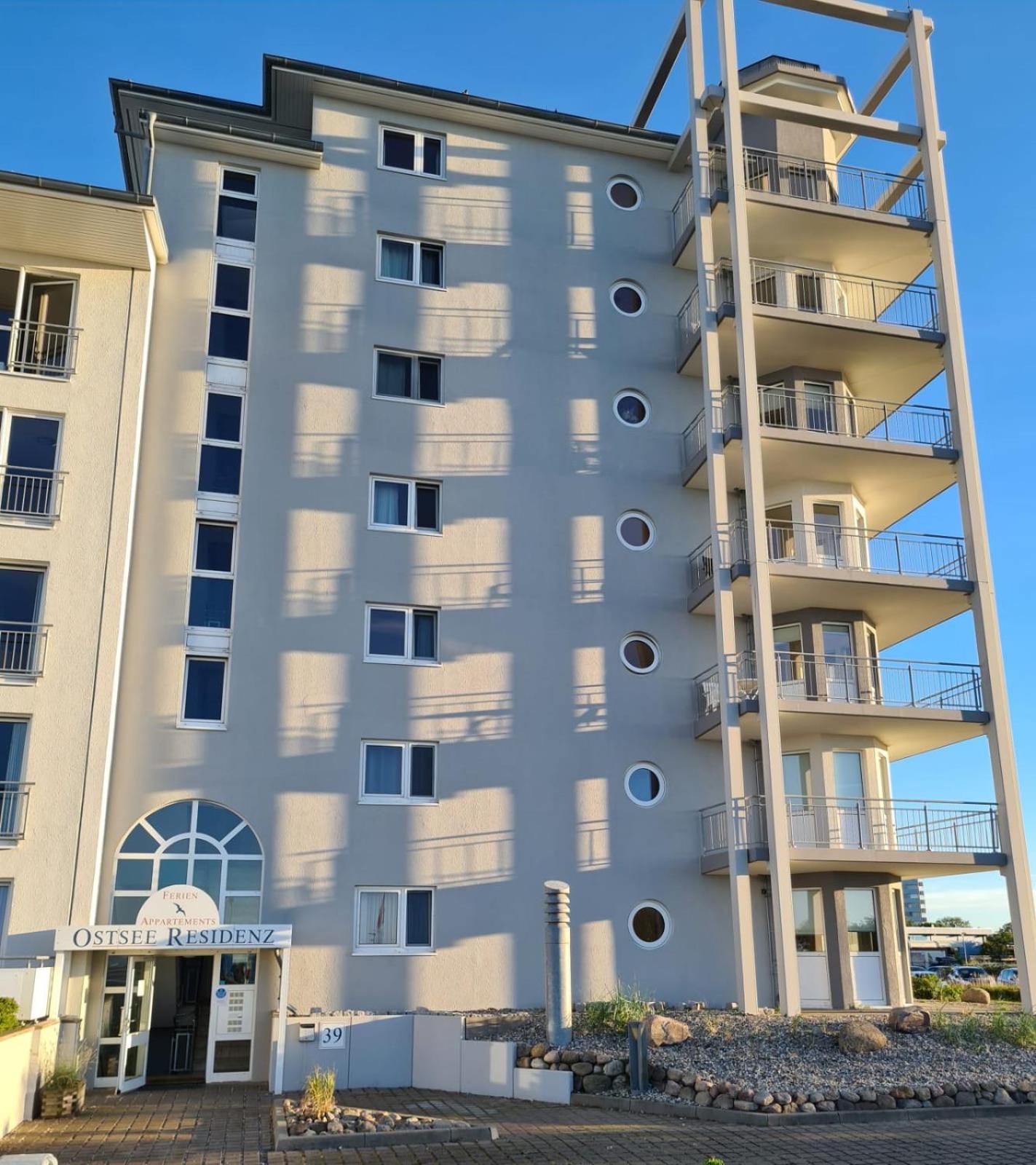 Property building - Image 1