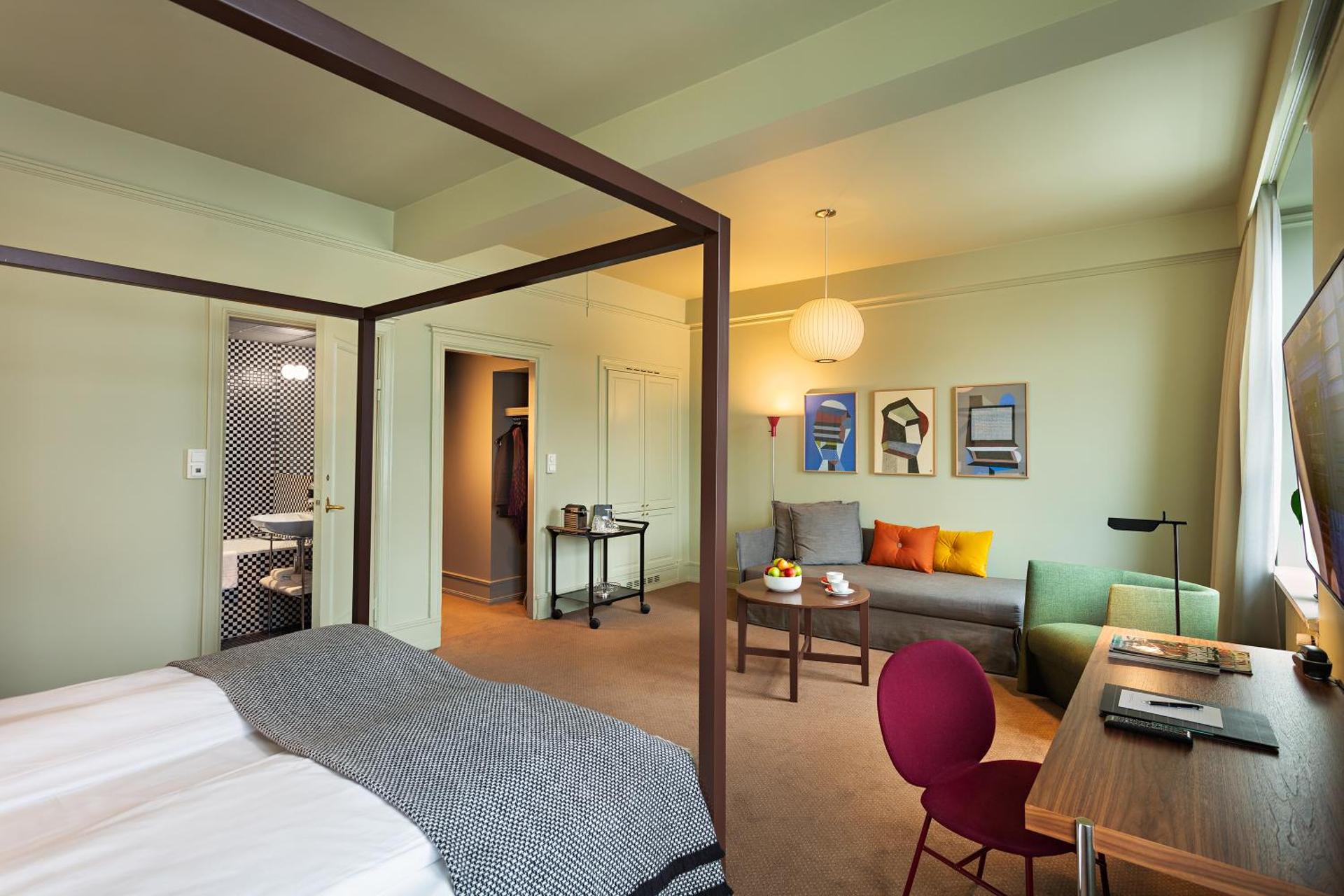 Photo of the whole room