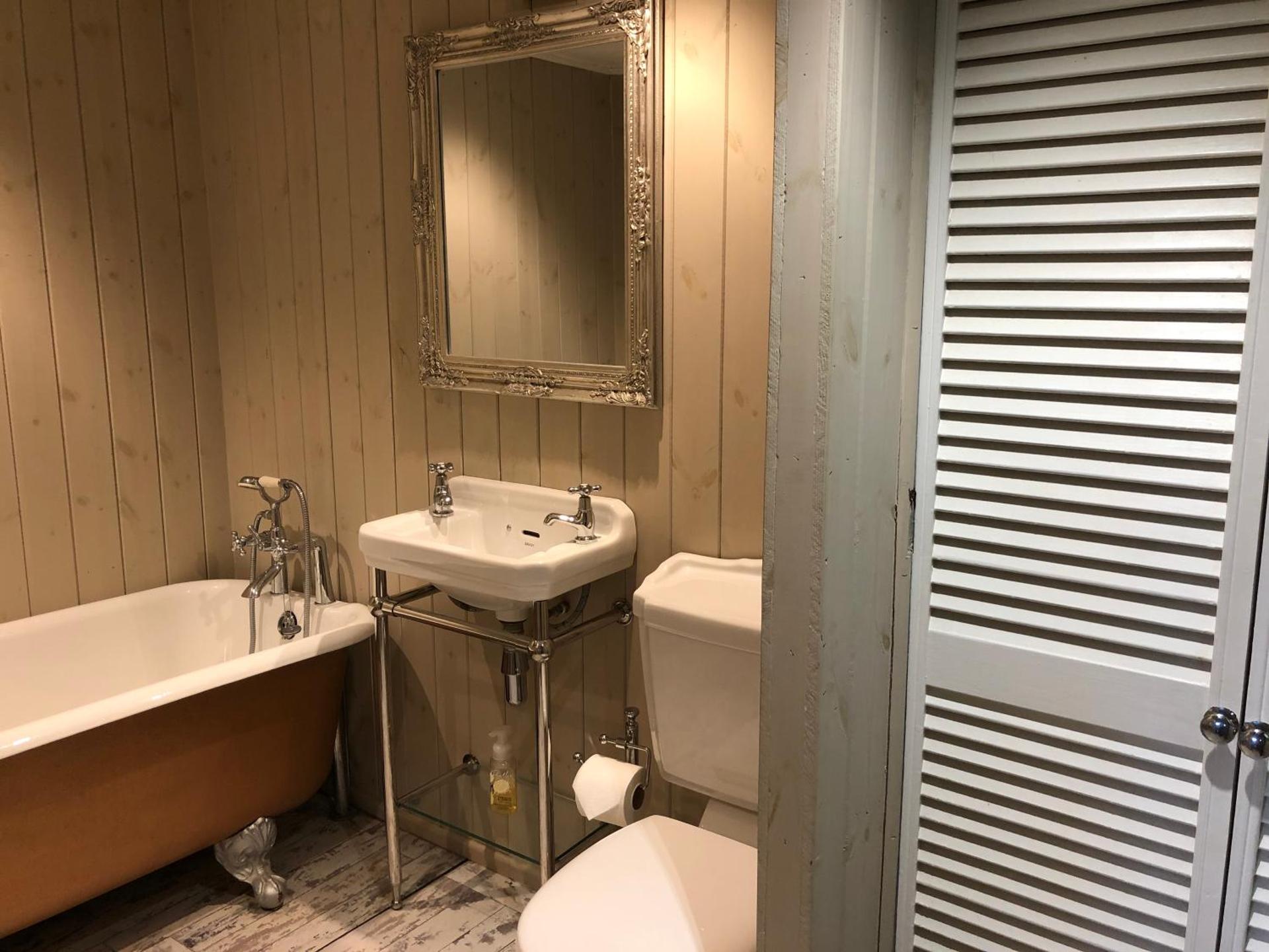 The Walnuts Country House