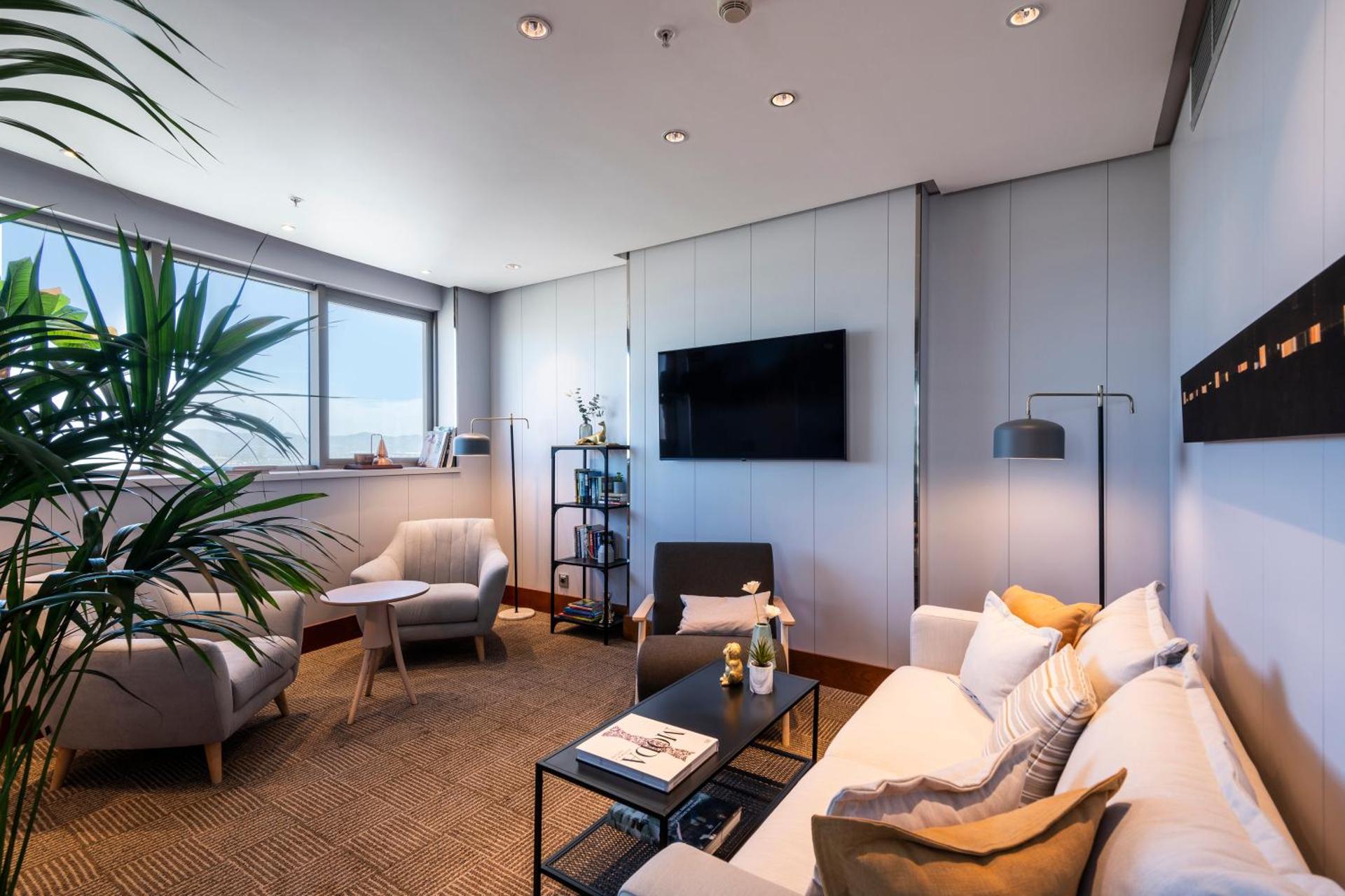 Communal lounge/ TV room