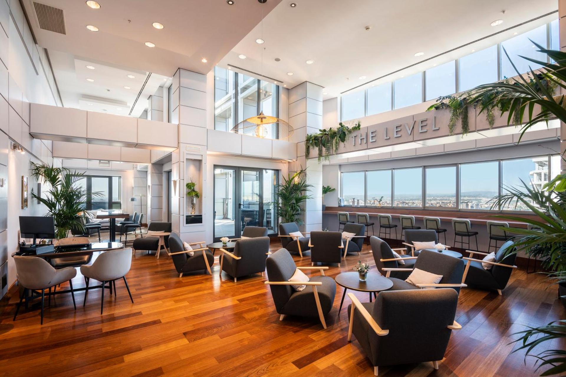 Communal lounge/ TV room