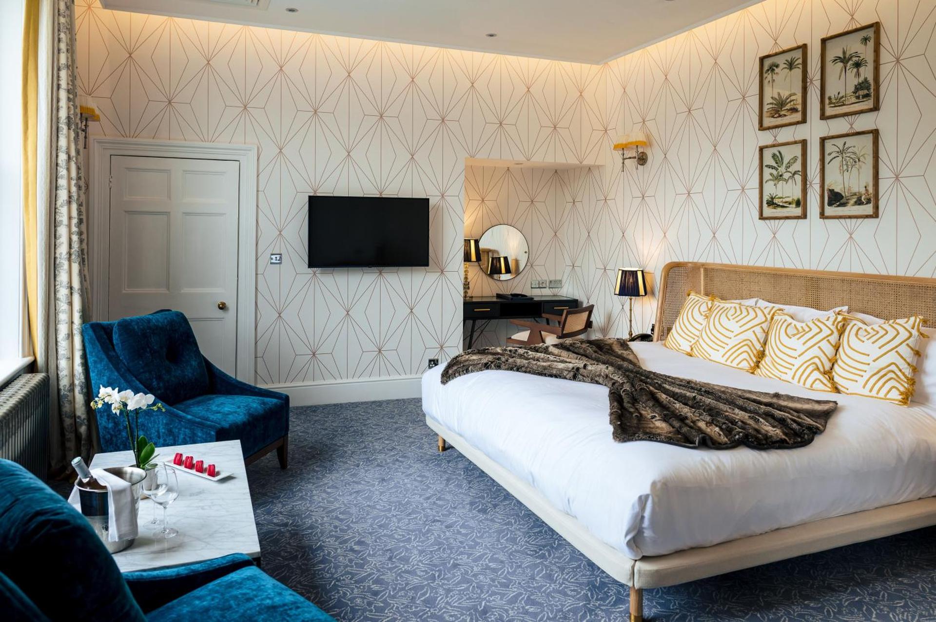 Photo of the whole room