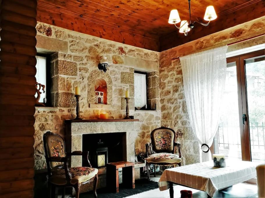 Stonehouse dome Lagadia