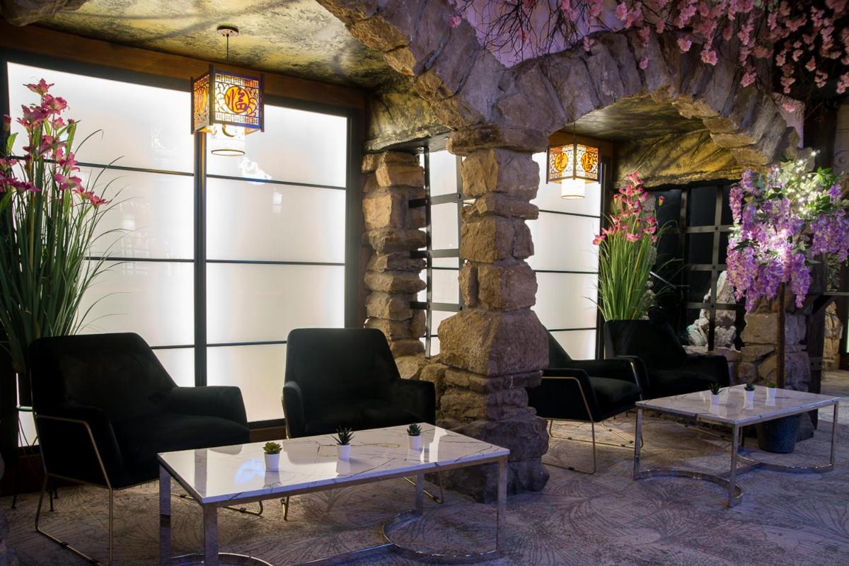 Holyrood Hotel - Leisure Centre & The Spa at Orchids