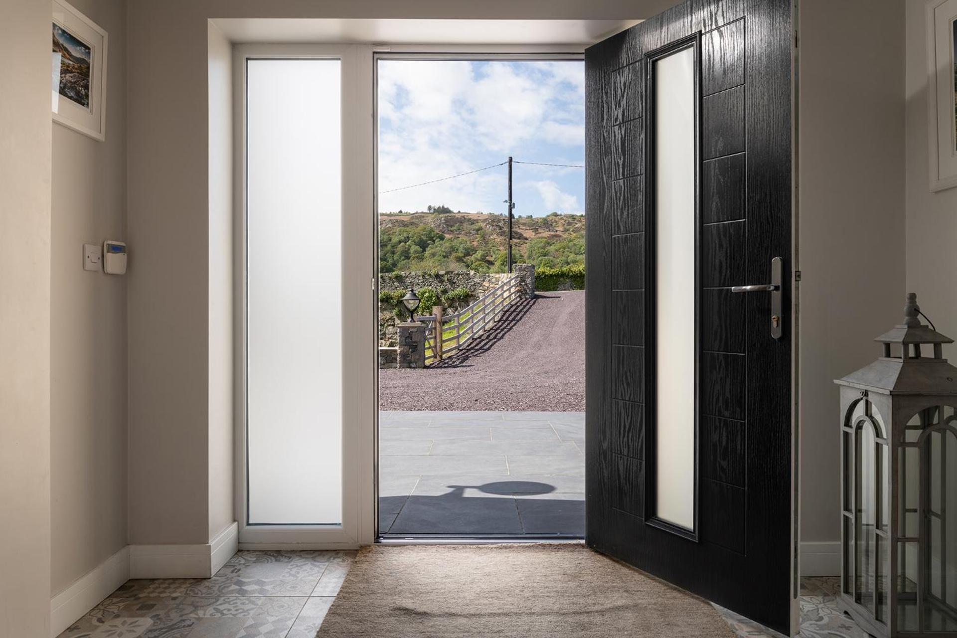 Arlyn, Padarn Lake Viewpoint in Snowdonia