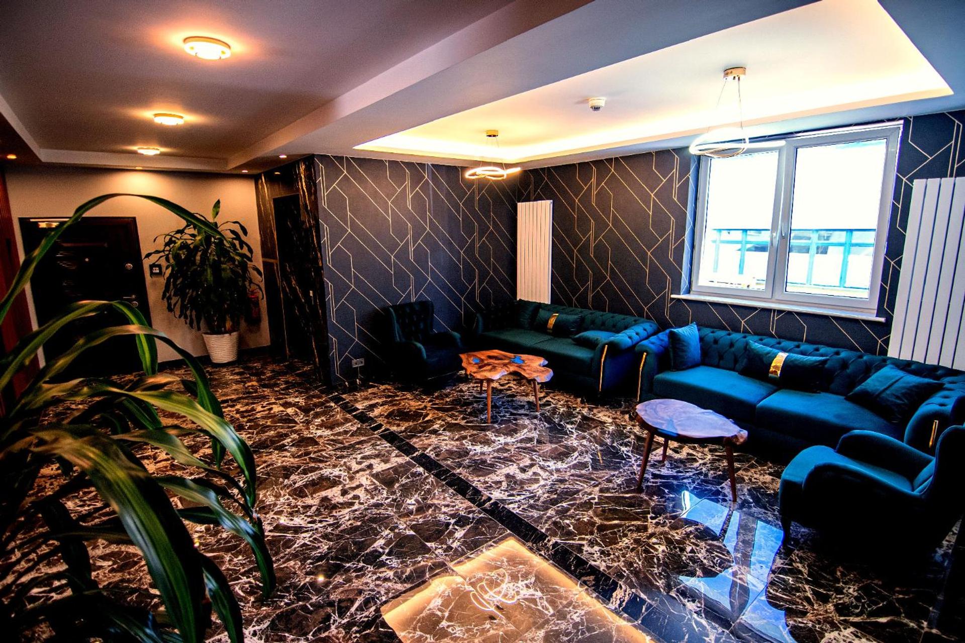 Communal lounge/ TV room