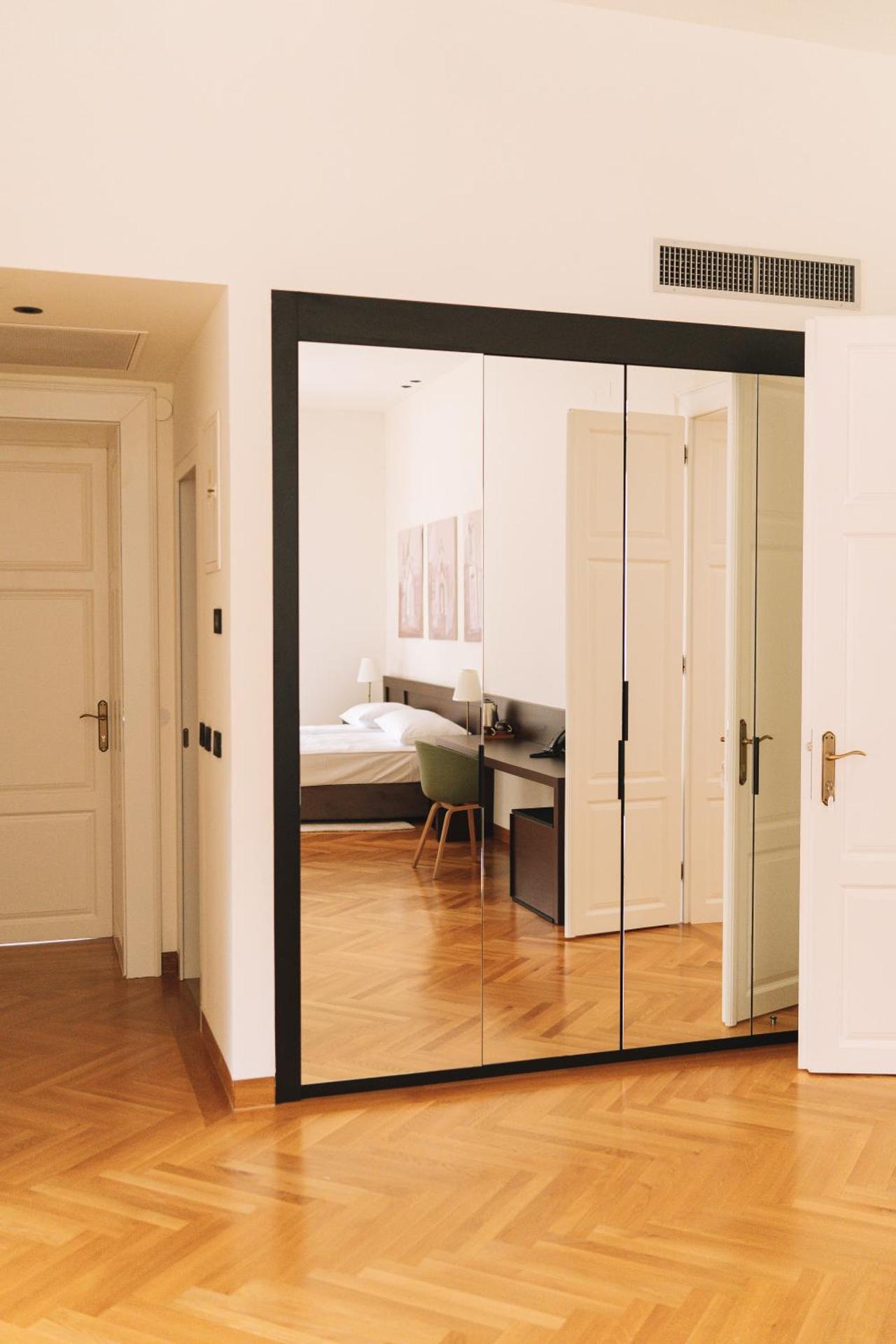 Large Double or Twin Room