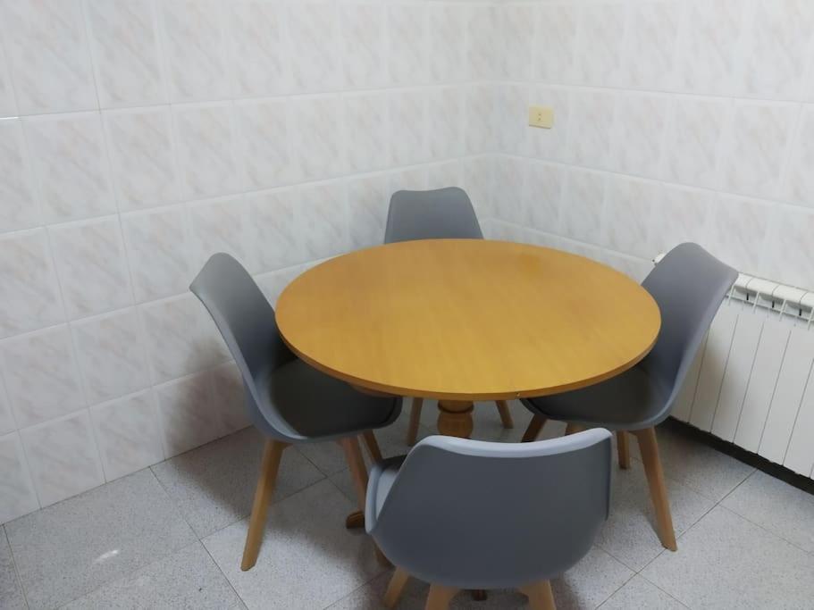 Apartamento con terraza y vistas al mar