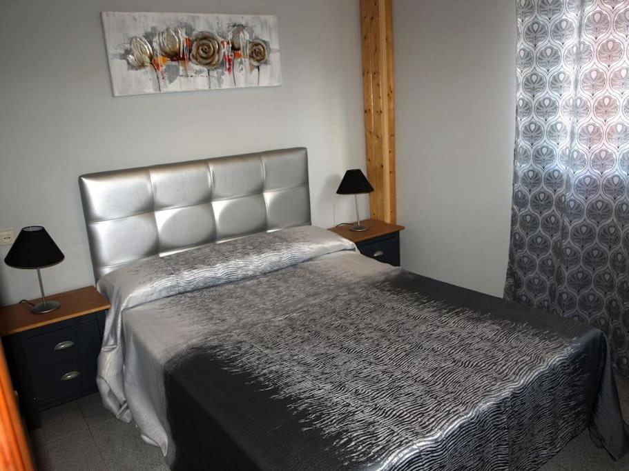 Apartamento con terraza y vistas al mar