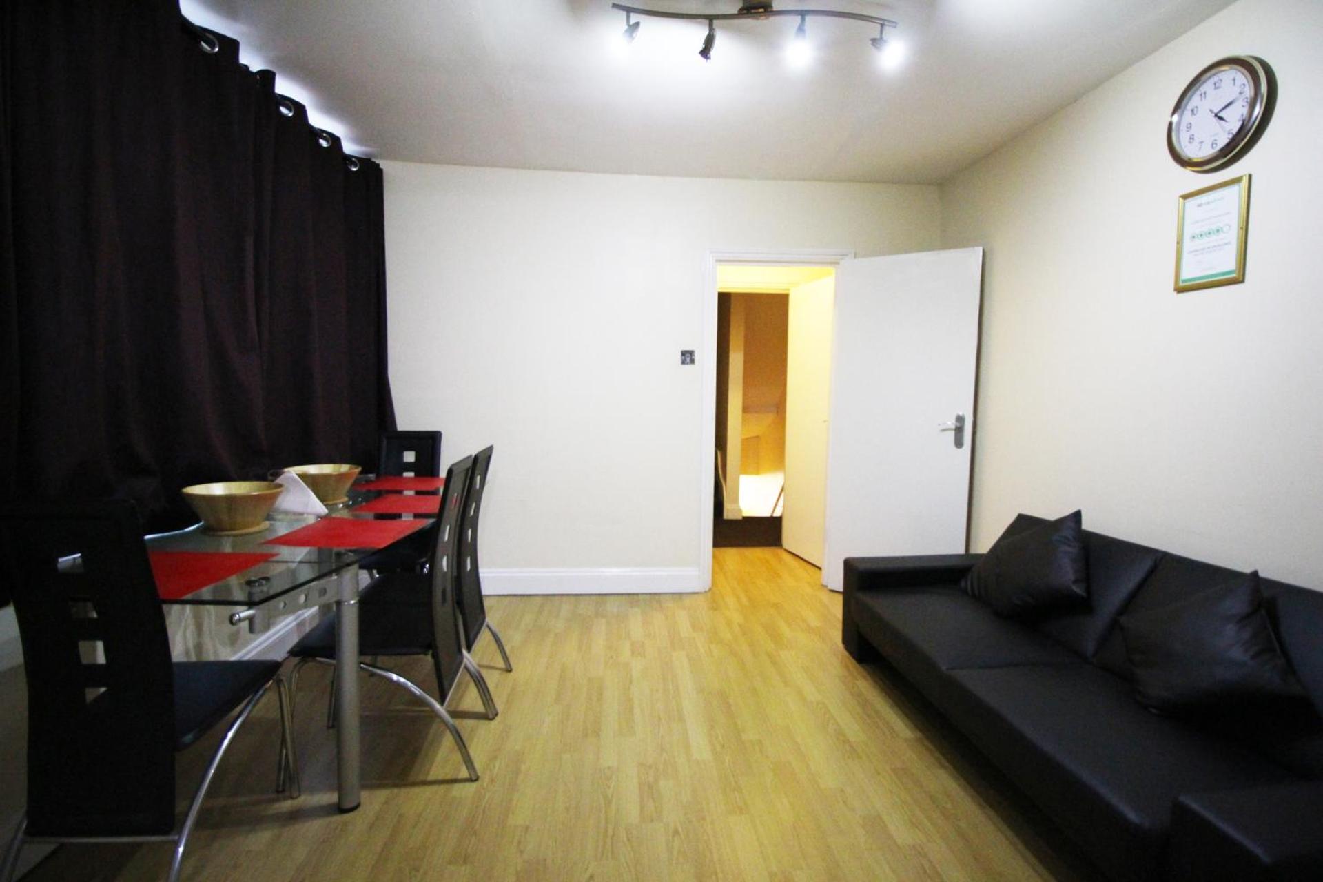 Communal lounge/ TV room