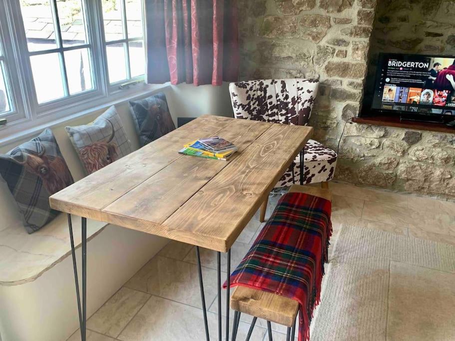 Gorgeous Cozy Cottage with a heritage feel, walks, pubs & wood burner