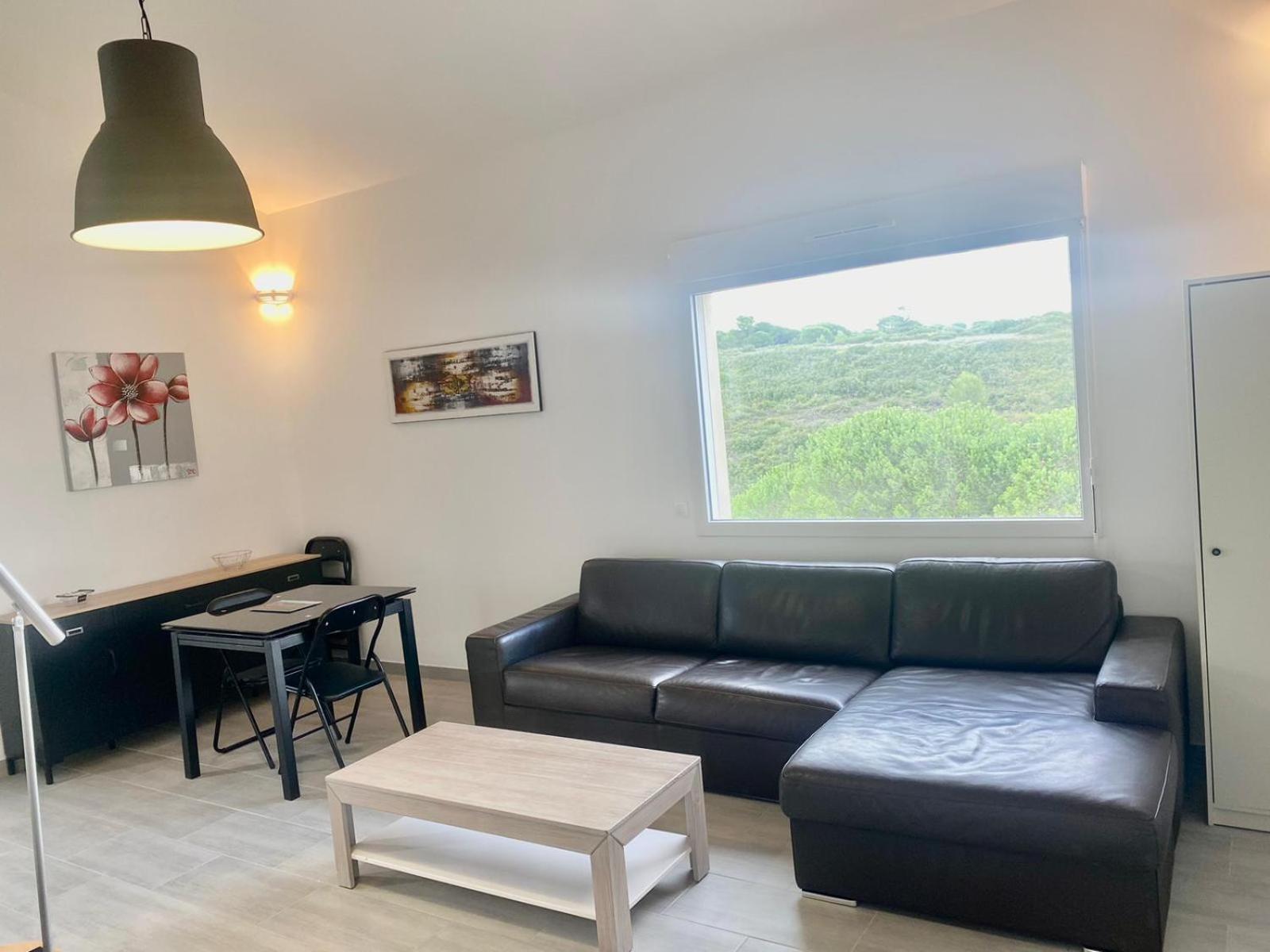 Communal lounge/ TV room