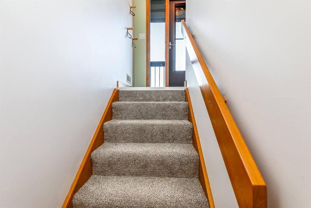 Relaxing 2Bedroom Townhome w/Playroom & Great View