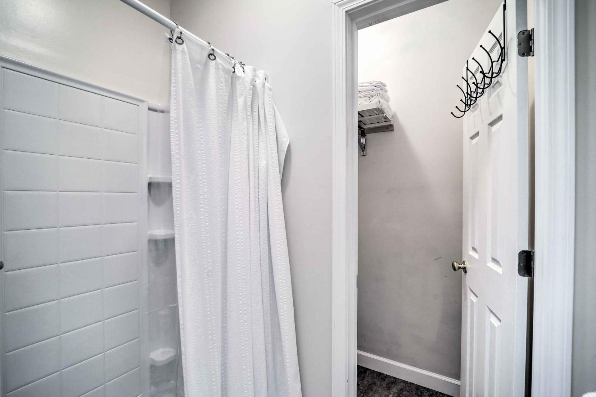 Near Sugar Mtn Resort Banner Elk Haven with Views!