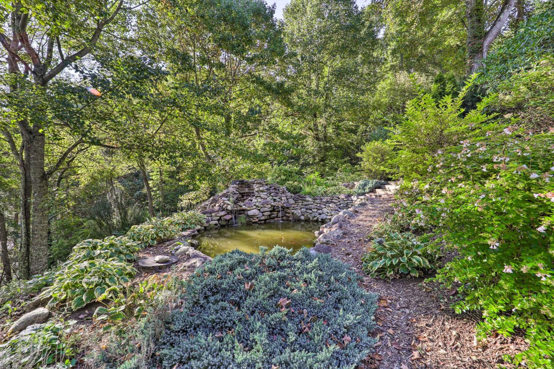 Near Sugar Mtn Resort Banner Elk Haven with Views!