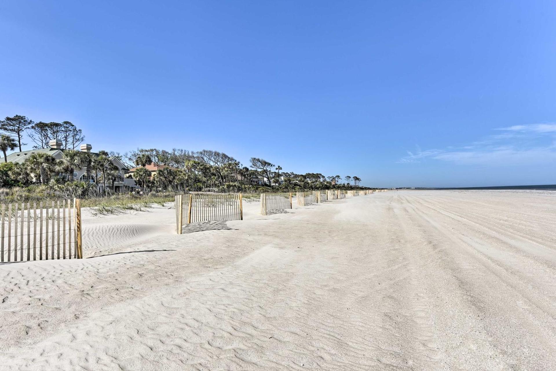 Palmetto Dunes Villa with Deck and Lagoon Views!