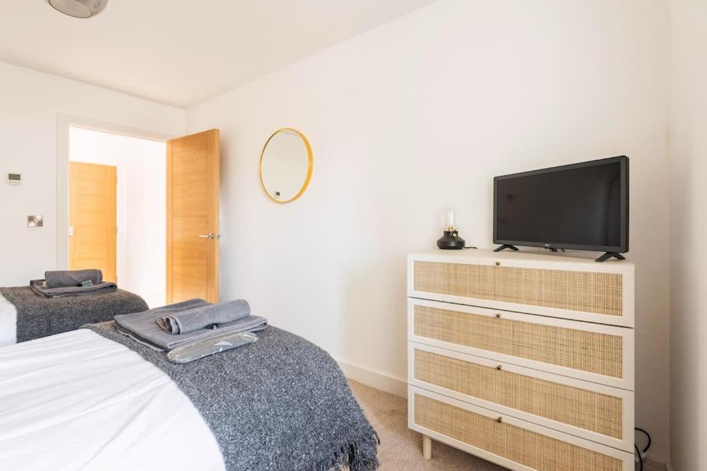 Cliff Top Heights-Beach front house near Brighton