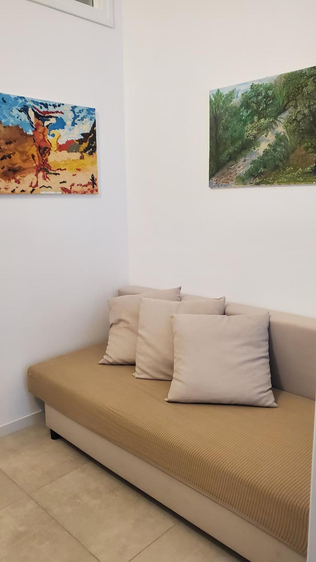 Studio Apartment with One Double Bed