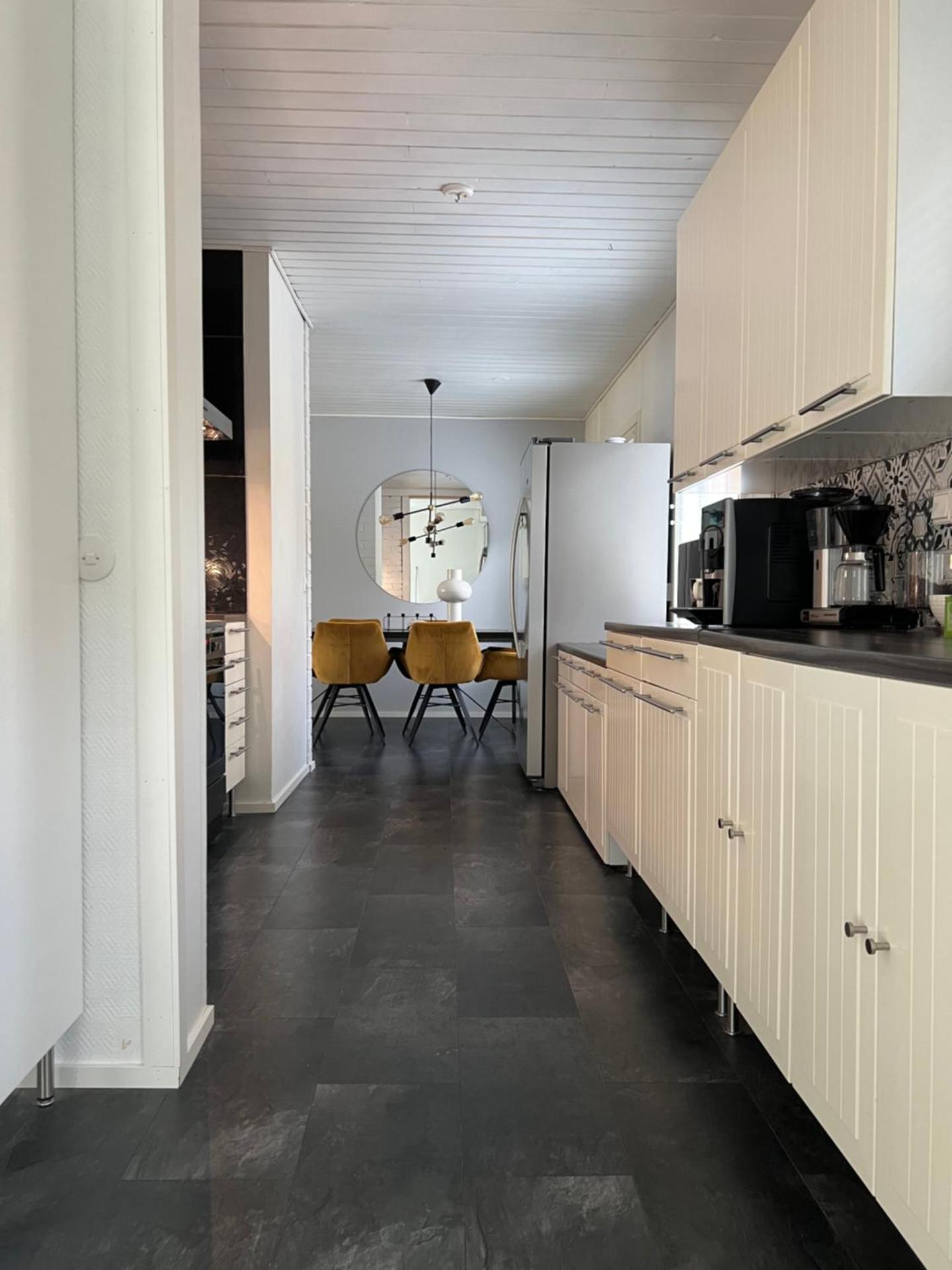 Omakotitalo rauhallisella sijainnilla lähellä keskustaa Maksuton pysäköinti ja puusauna