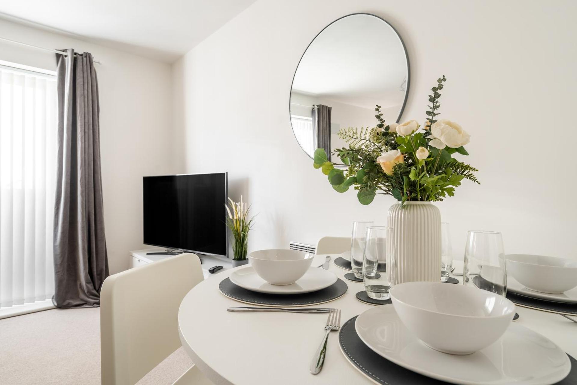 Lovely Modern 2 Bed City Centre Apartment with FREE parking - Double or Twin Beds Available
