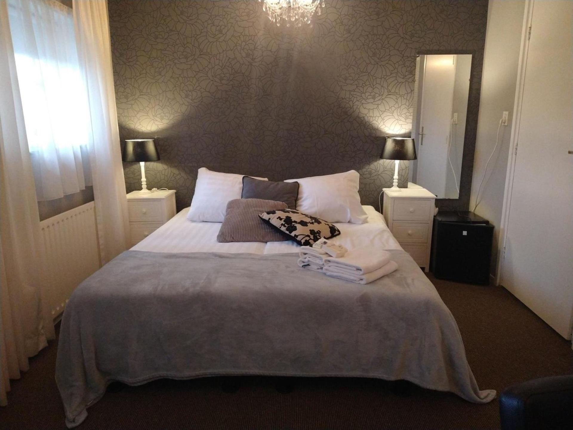 Comfort Room with Bath