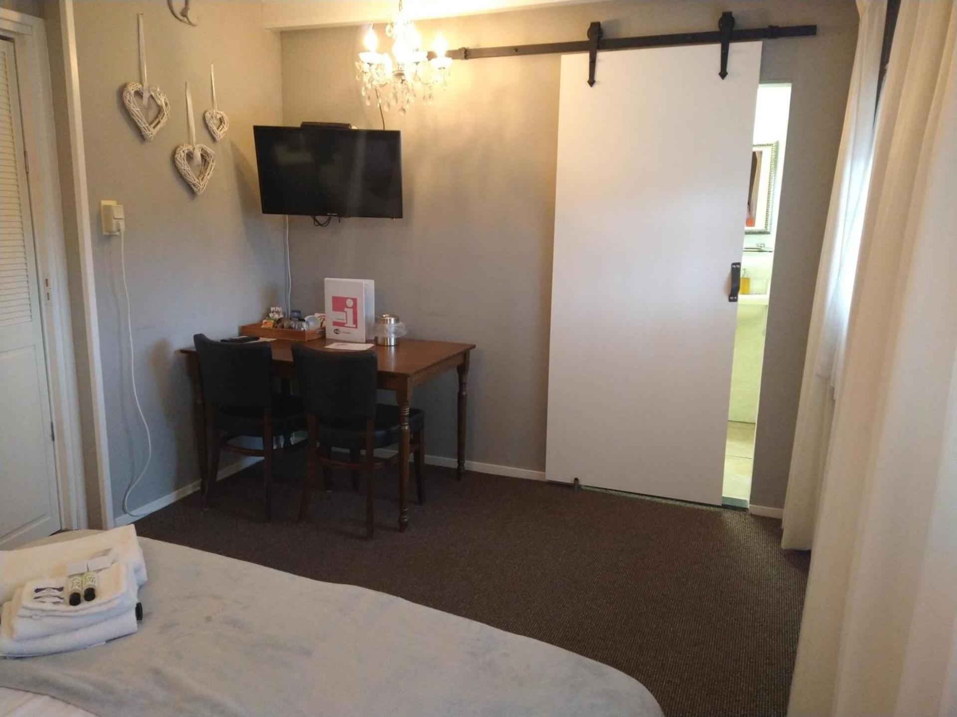 Comfort Room with Bath