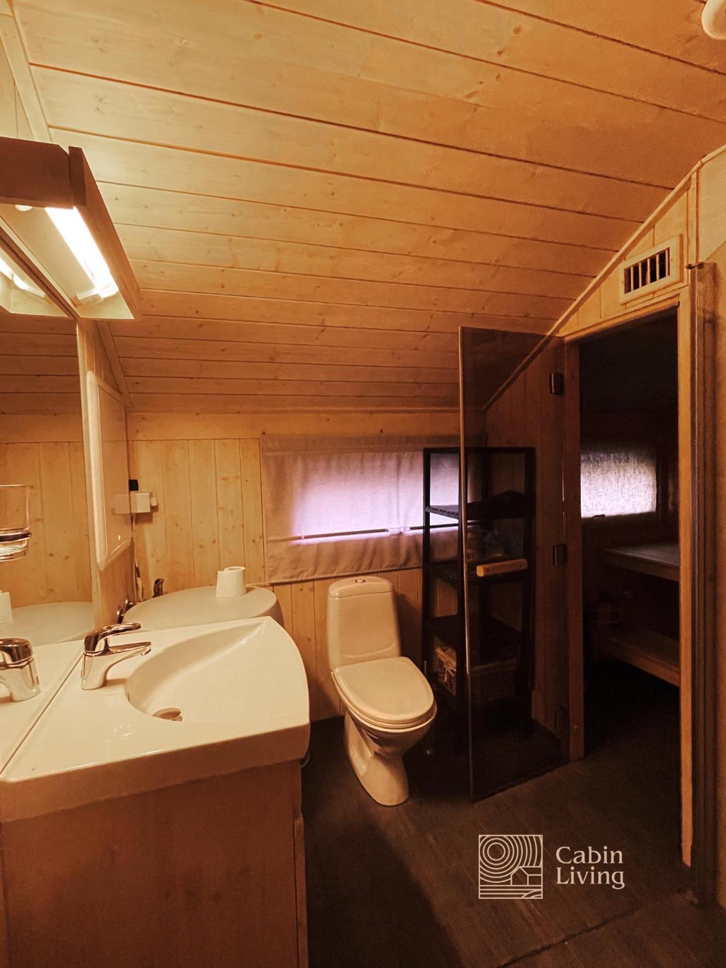 Modern sports cabin on Sjusjøen with sauna and waxing room