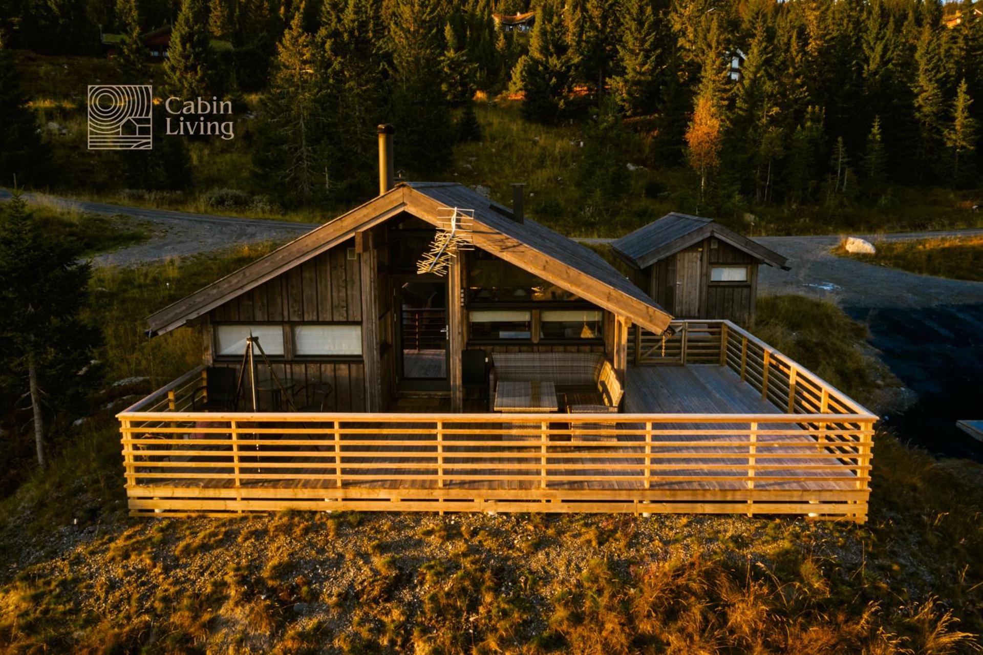 Modern sports cabin on Sjusjøen with sauna and waxing room