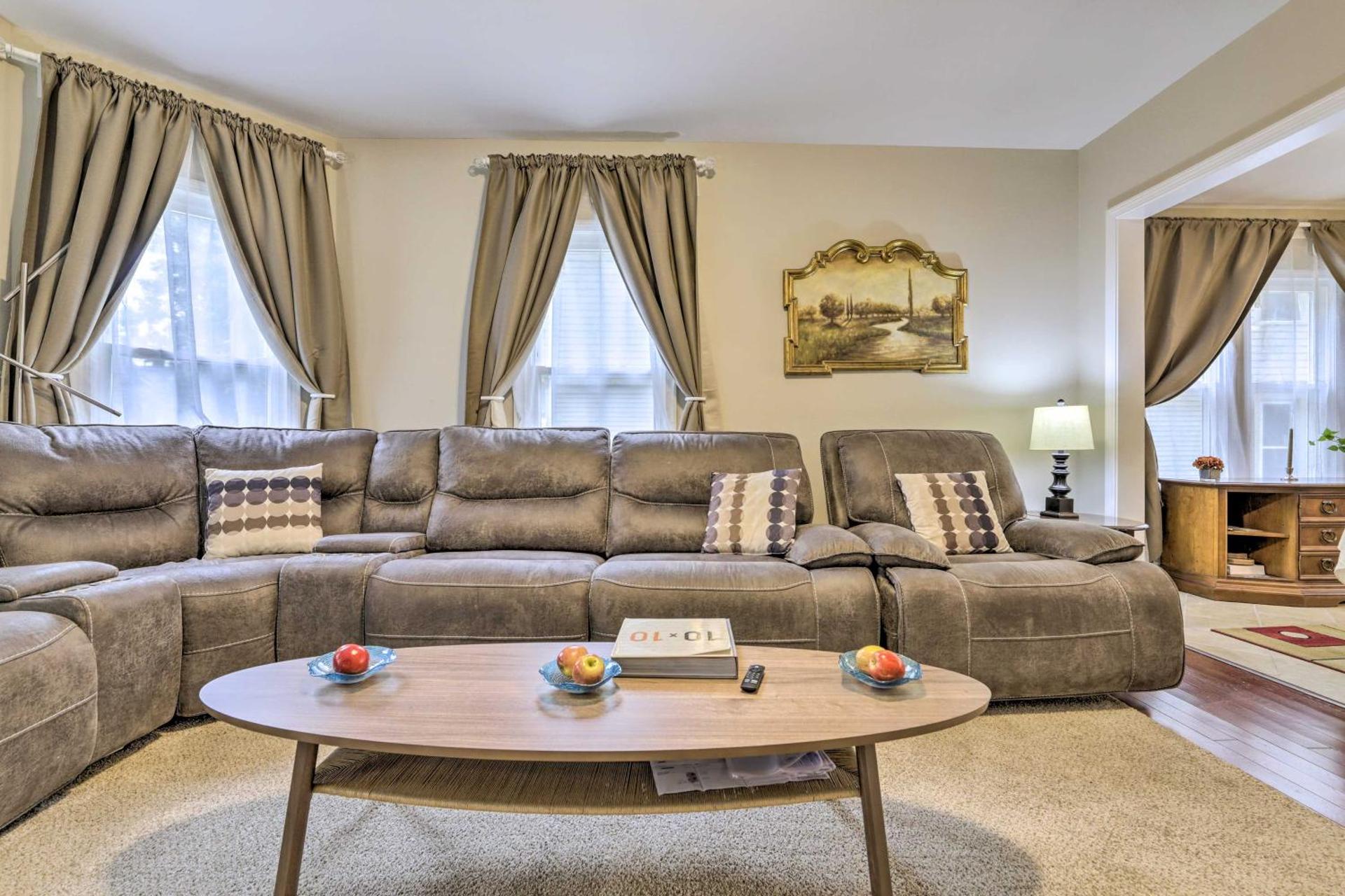 Cozy Springfield Apartment, Close to Parks!