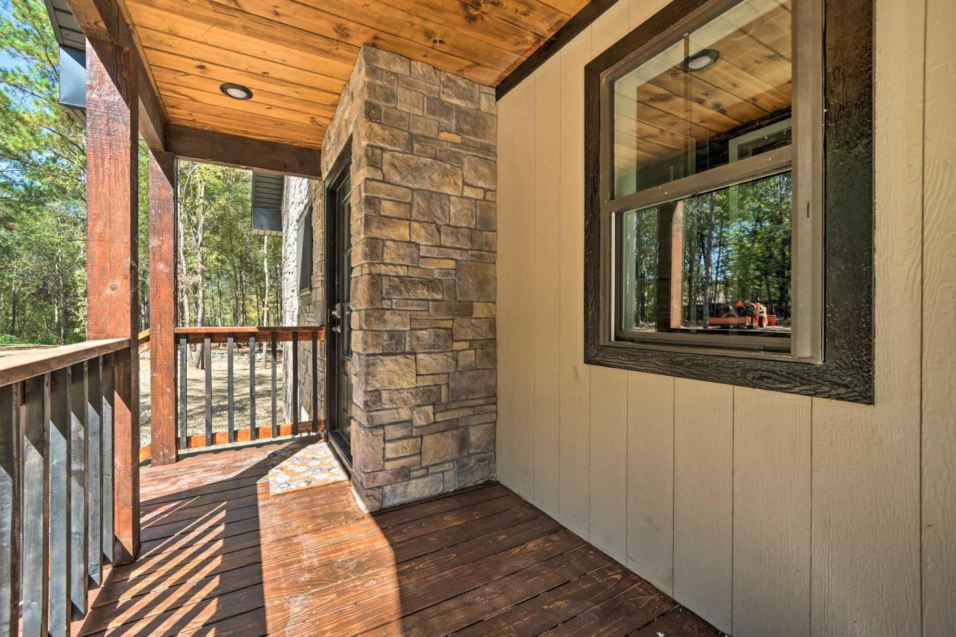 Modern Broken Bow Cabin, Near Lake and Wineries