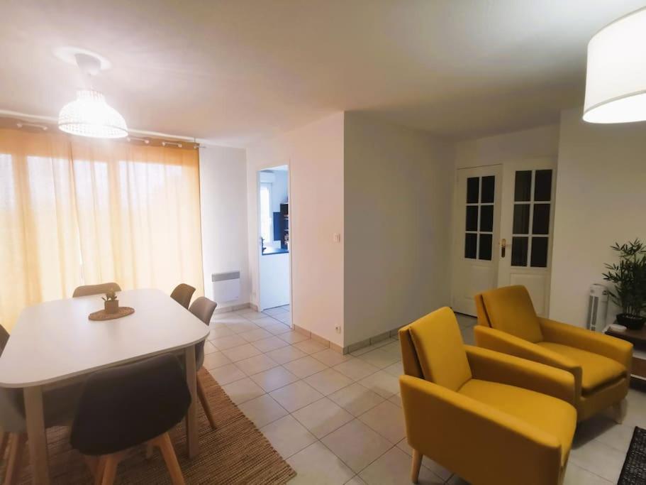 Casteljaloux Appartement 2 chambres balcon parking résidence calme