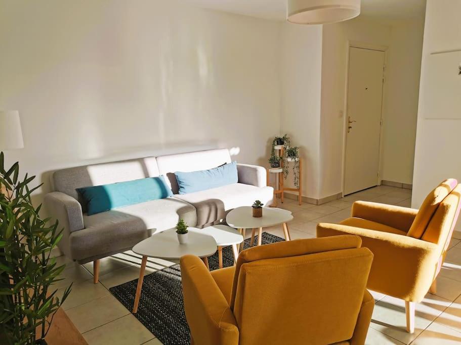 Casteljaloux Appartement 2 chambres balcon parking résidence calme