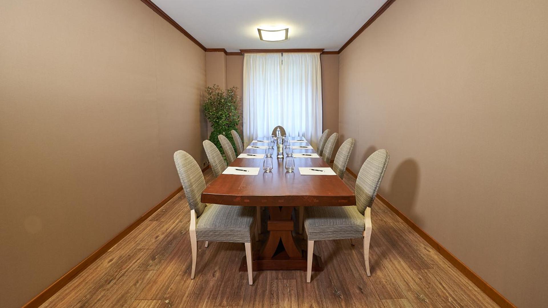 Meeting/conference room