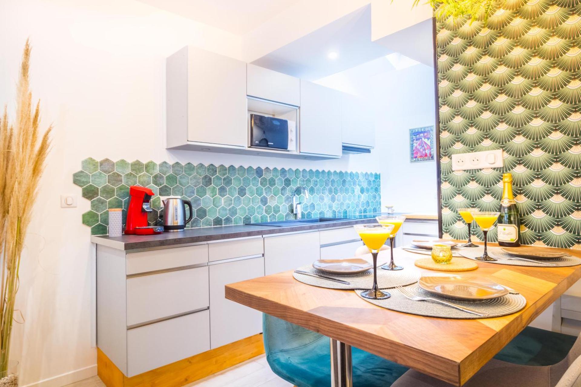 Kitchen or kitchenette