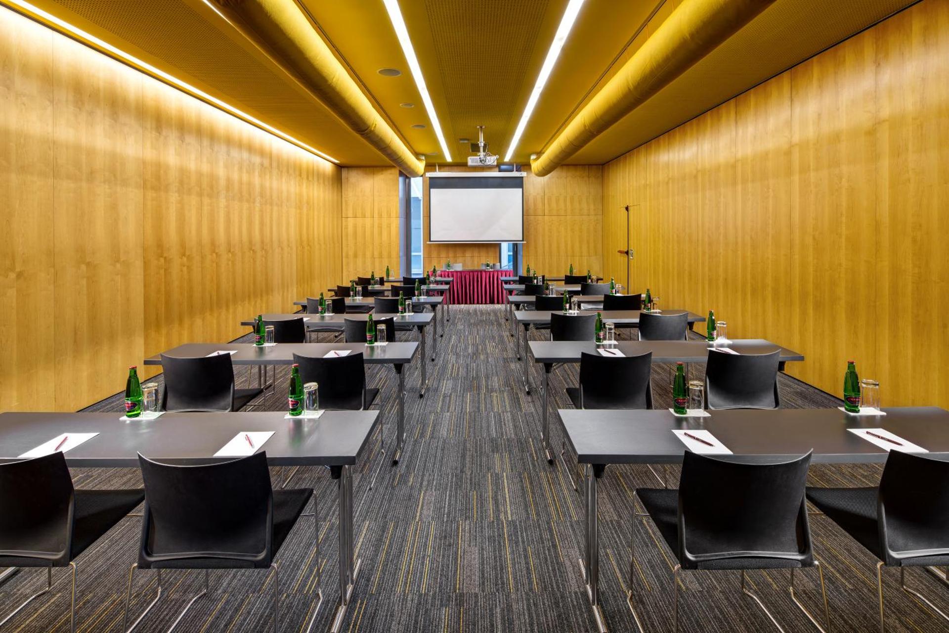 Meeting/conference room