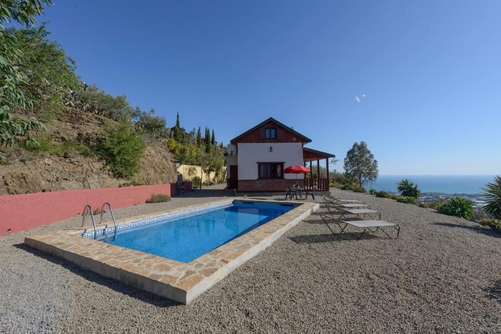 House with Private Pool (Piscis)
