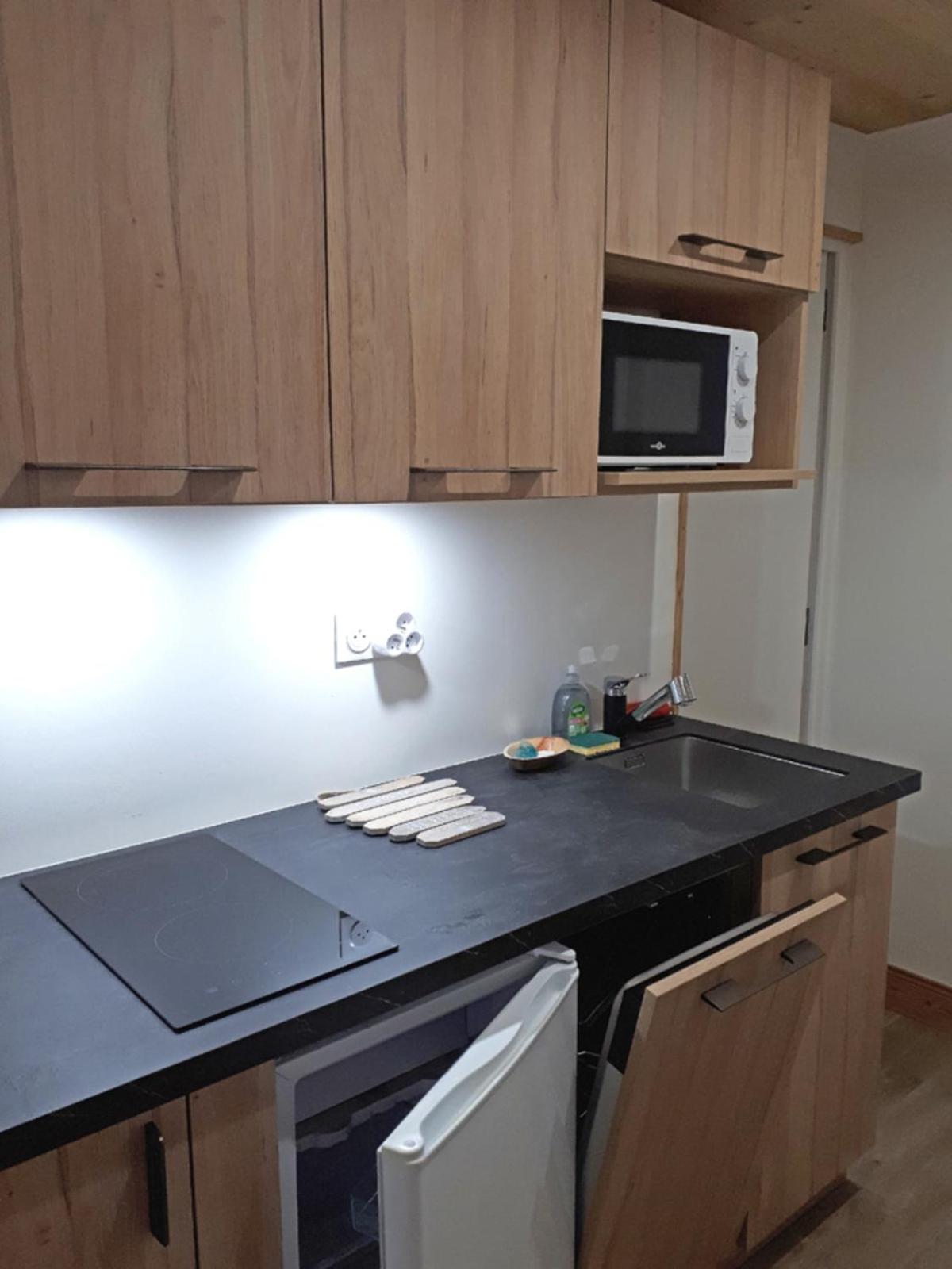 Charming Studio With Balcony