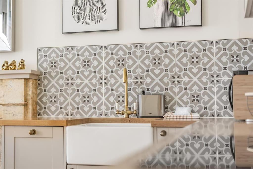 Rowntree One - Stunning Apartment- Grade II listed