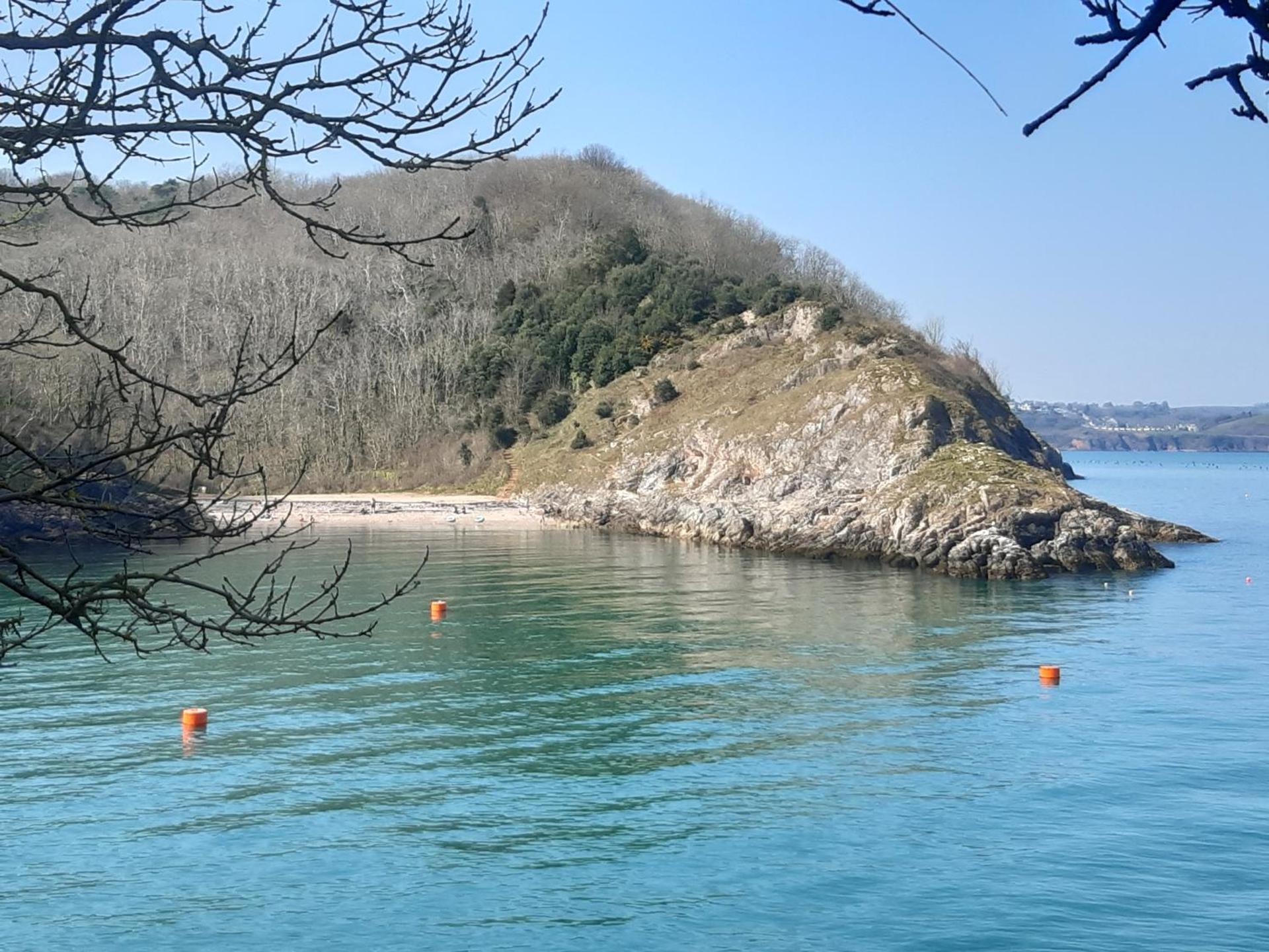 Port Side Brixham - Ideal seaside getaway - parking - wood-burner - dog friendly