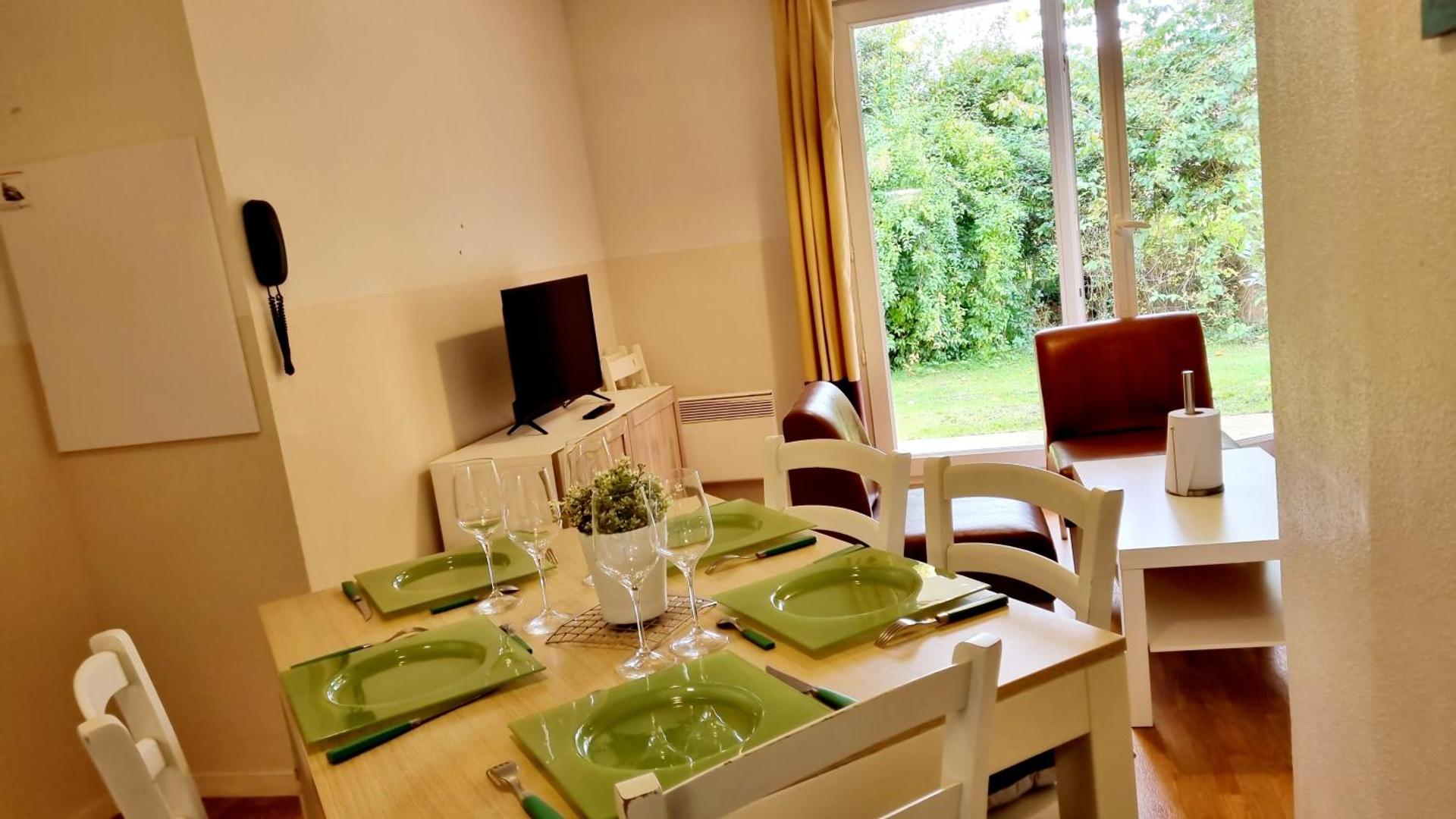 Gîte Bulle de détente-Aux Portes d'Honfleur avec piscine couverte
