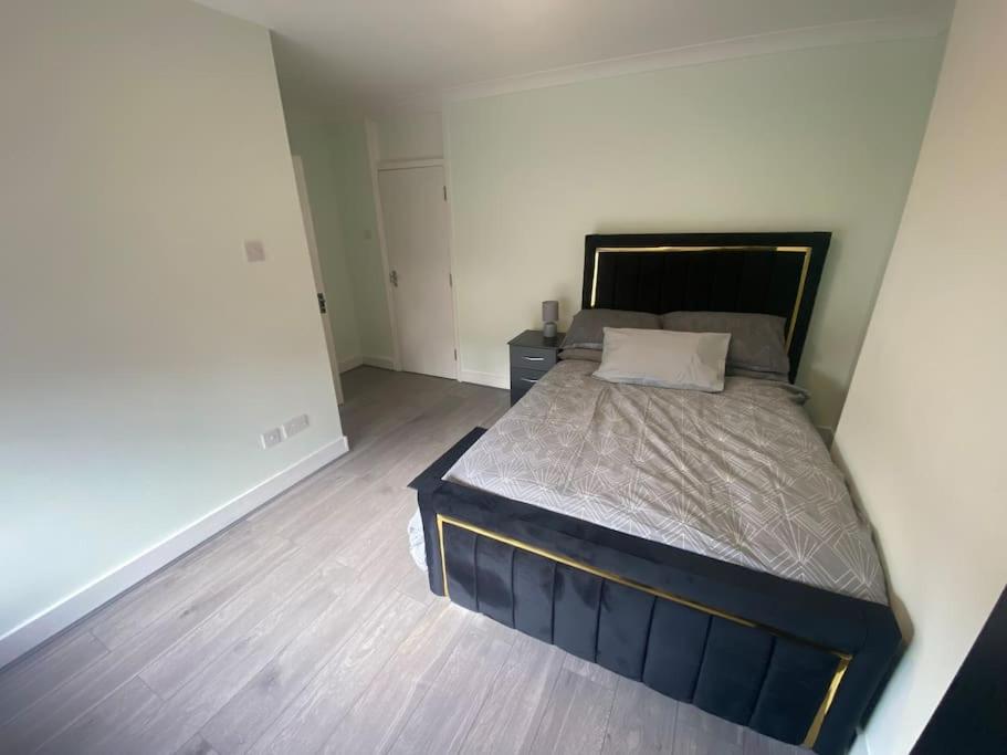 MBA COSY 4 bedroom house