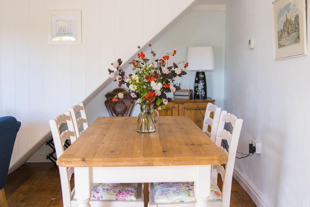 Batney Farm Cottage, Meshaw, South Molton