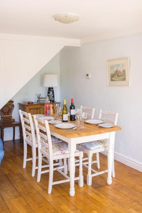 Batney Farm Cottage, Meshaw, South Molton